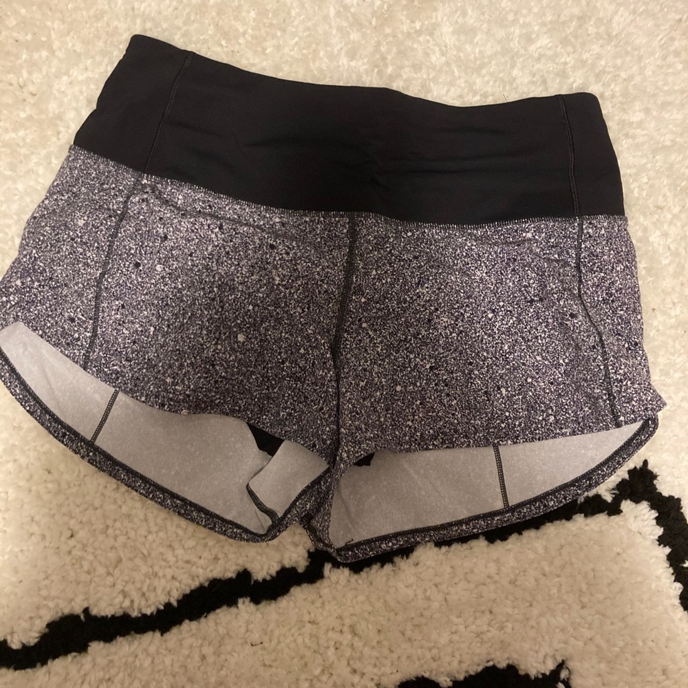 Lululemon Black and White high waist Speed up Shorts 2.5”